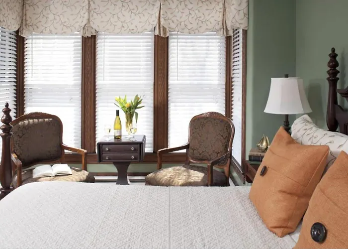 Brewster House Bed & Breakfast